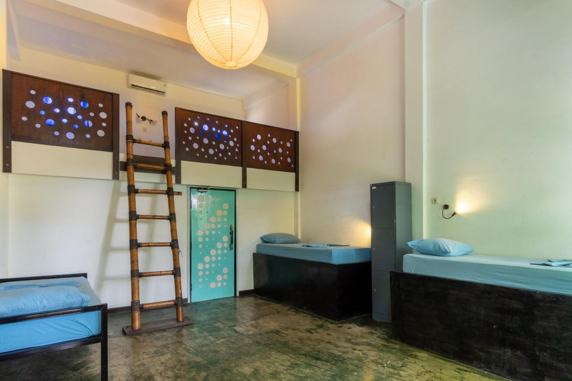 Gili Beach Bum Hostel Gili Trawangan Esterno foto