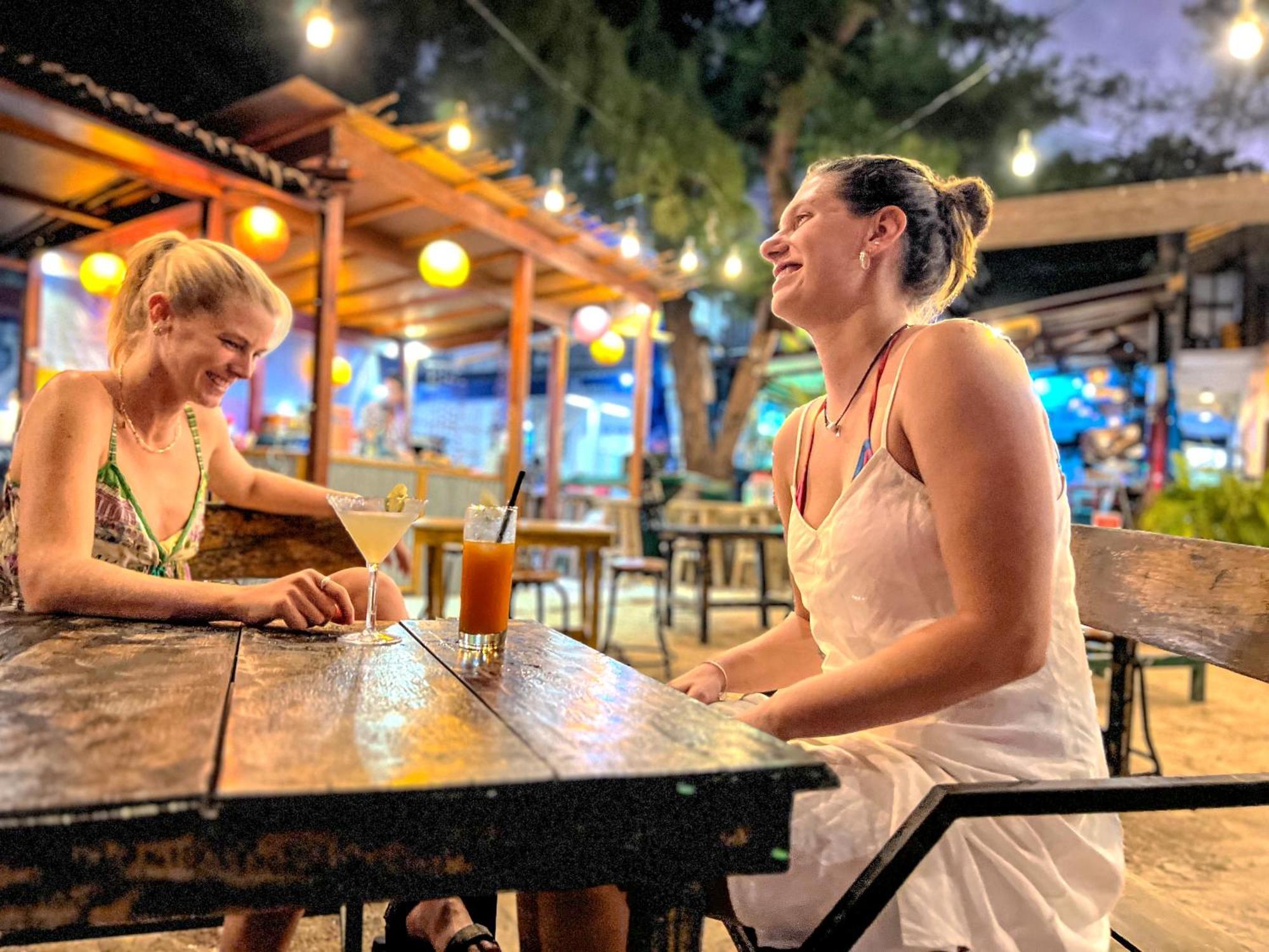 Gili Beach Bum Hostel Gili Trawangan Esterno foto
