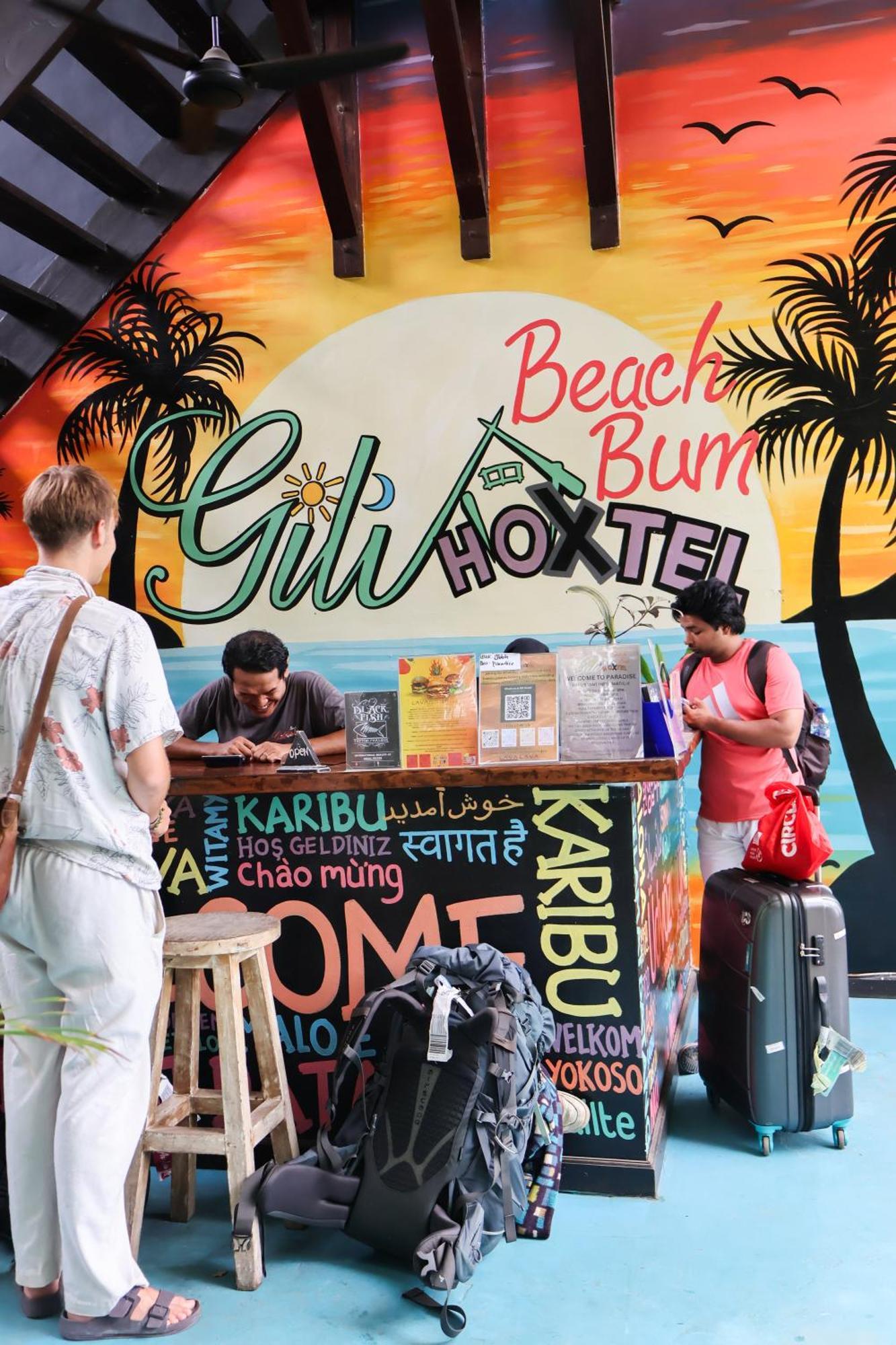 Gili Beach Bum Hostel Gili Trawangan Esterno foto