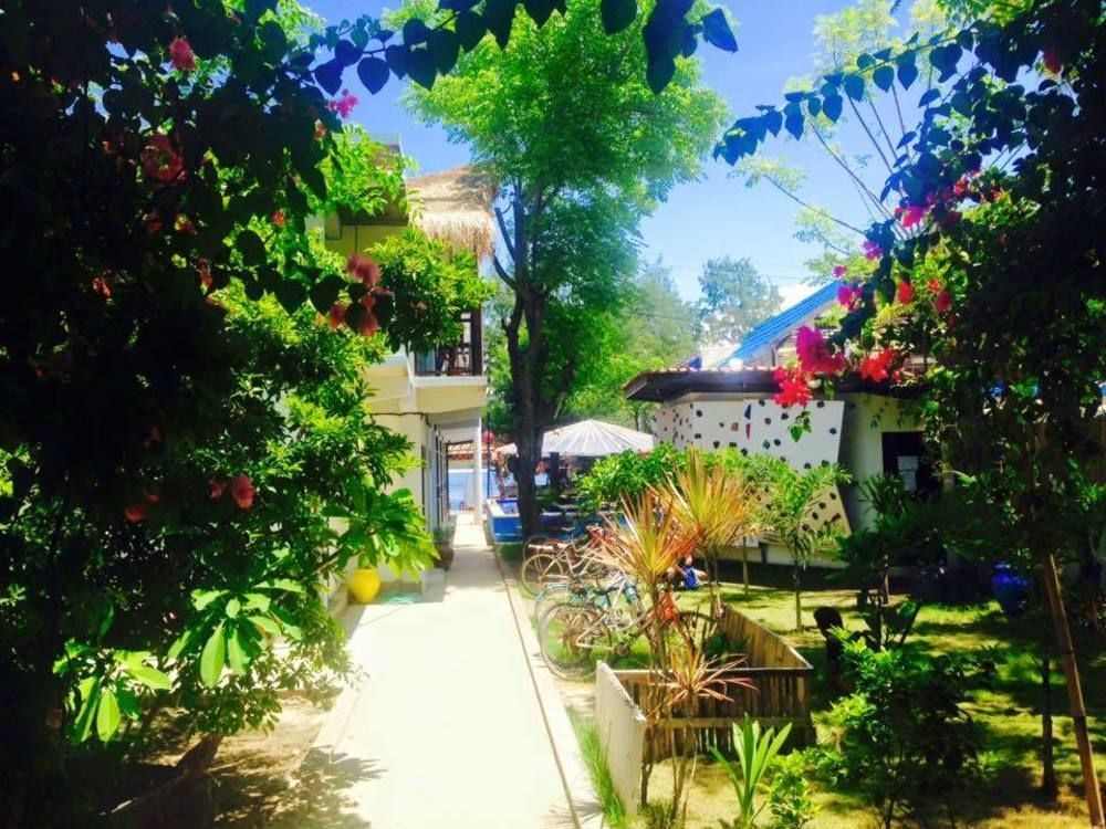 Gili Beach Bum Hostel Gili Trawangan Esterno foto